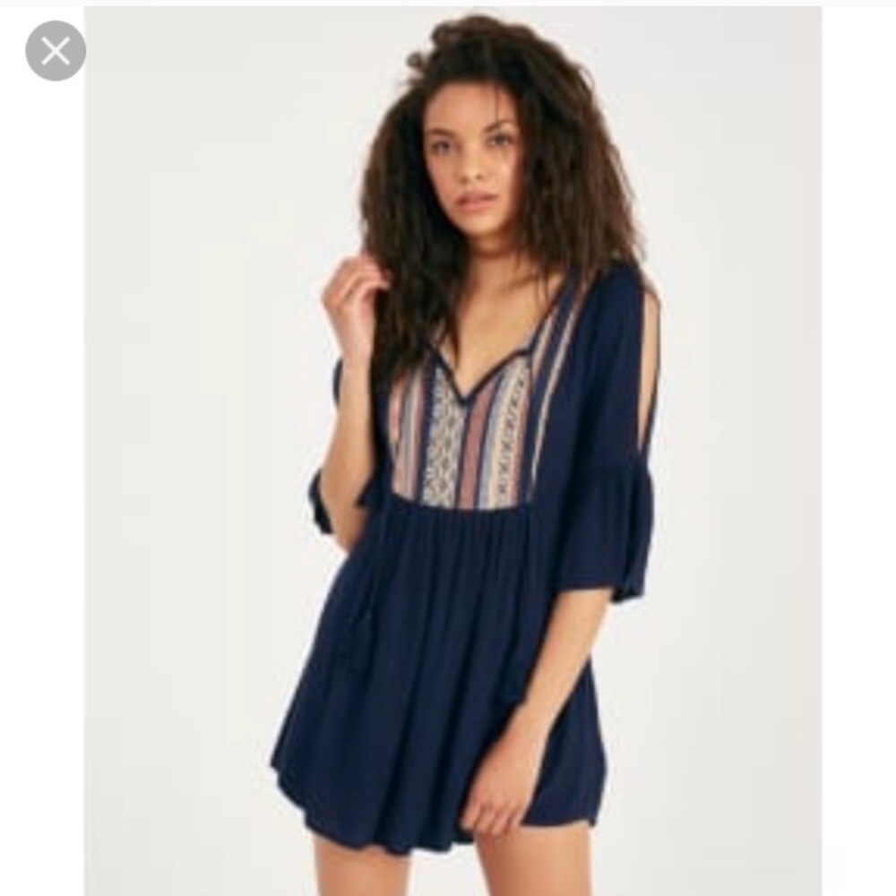 Dress w/Cold Shoulder
